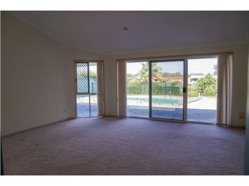 33 Glenwater Cres, Helensvale QLD 4212