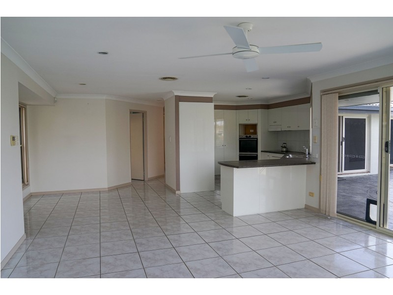 33 Glenwater Cres, Helensvale QLD 4212