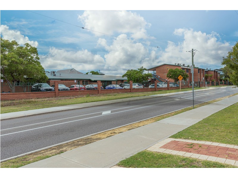 15/61 Elvire St, Viveash WA 6056