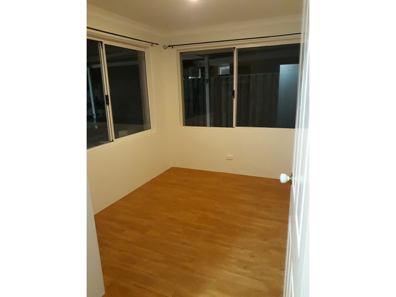 4 Arrowsmith Ave, Ellenbrook WA 6069