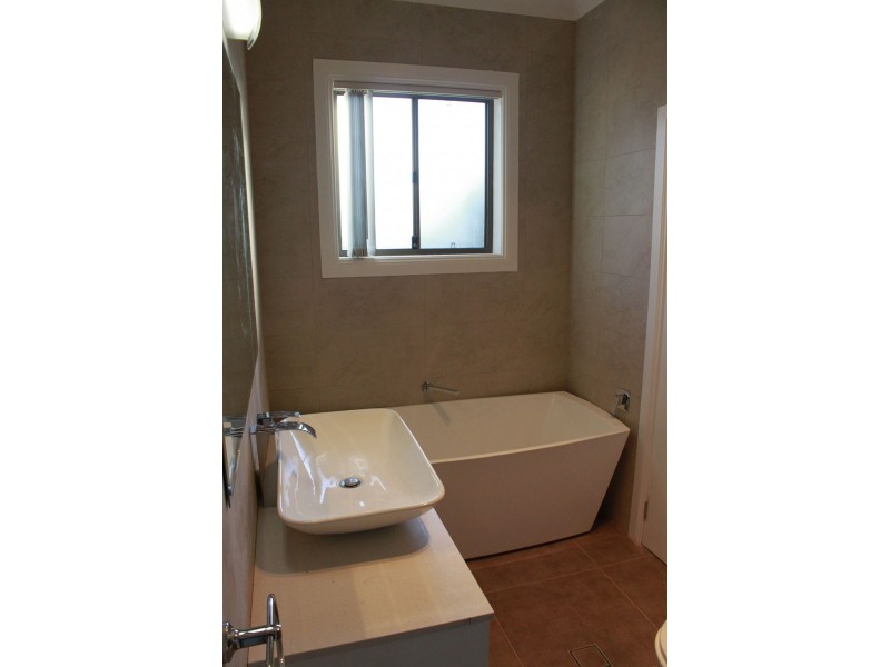 2A Springdale Rd, Wentworthville NSW 2145