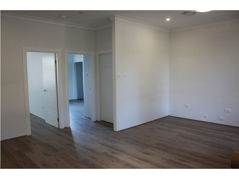 2A Springdale Rd, Wentworthville NSW 2145