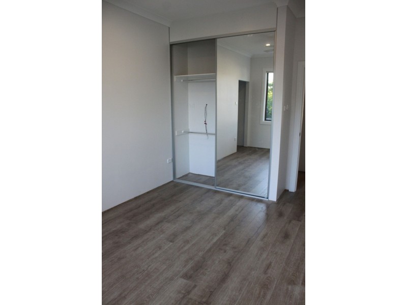 2A Springdale Rd, Wentworthville NSW 2145