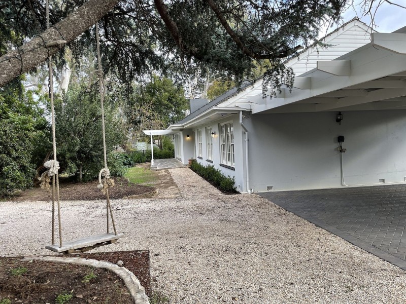 13A Ayr Ave, Torrens Park SA 5062