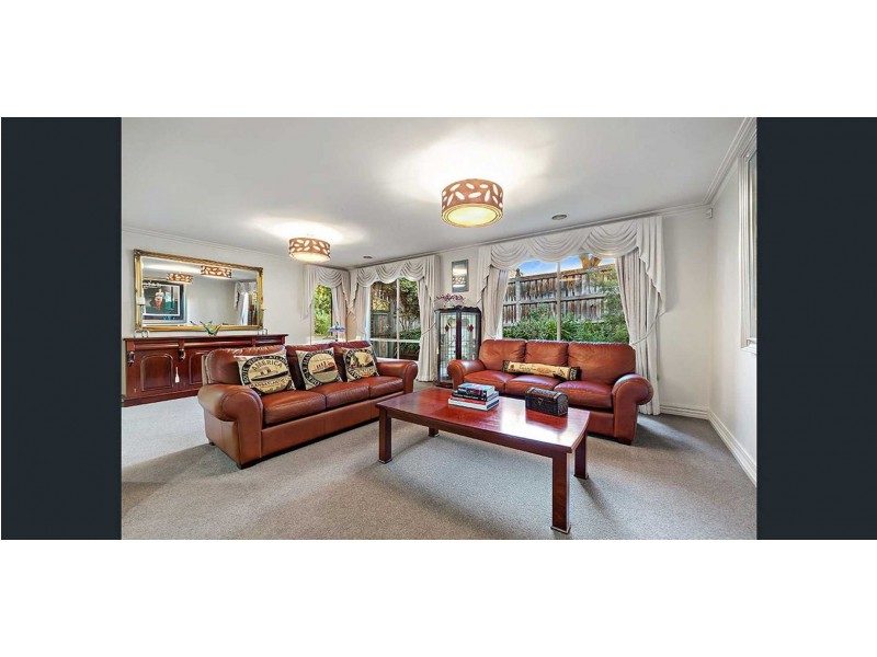 1 Clearview Cl, Ashwood VIC 3147