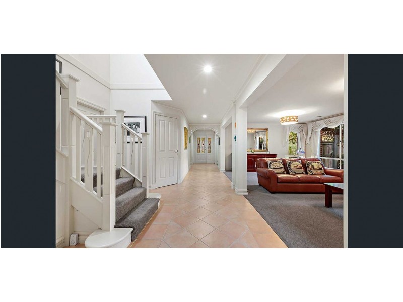 1 Clearview Cl, Ashwood VIC 3147