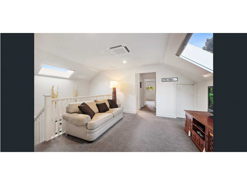 1 Clearview Cl, Ashwood VIC 3147