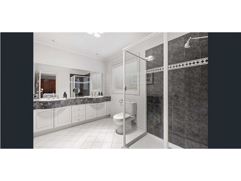 1 Clearview Cl, Ashwood VIC 3147