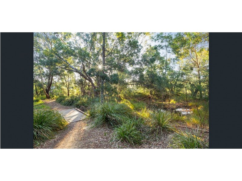 1 Clearview Cl, Ashwood VIC 3147