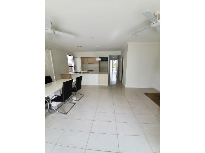 60 Greenbank Dr, Blacktown NSW 2148