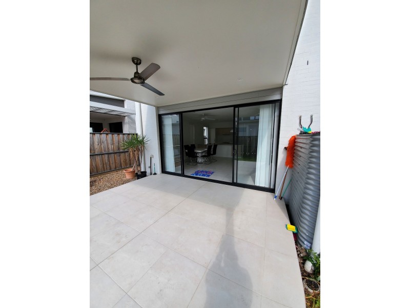 60 Greenbank Dr, Blacktown NSW 2148