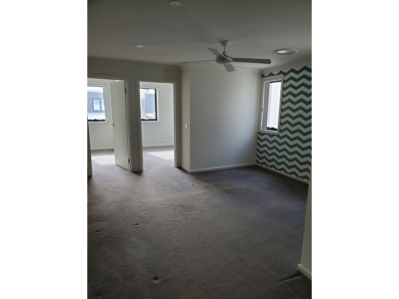 60 Greenbank Dr, Blacktown NSW 2148