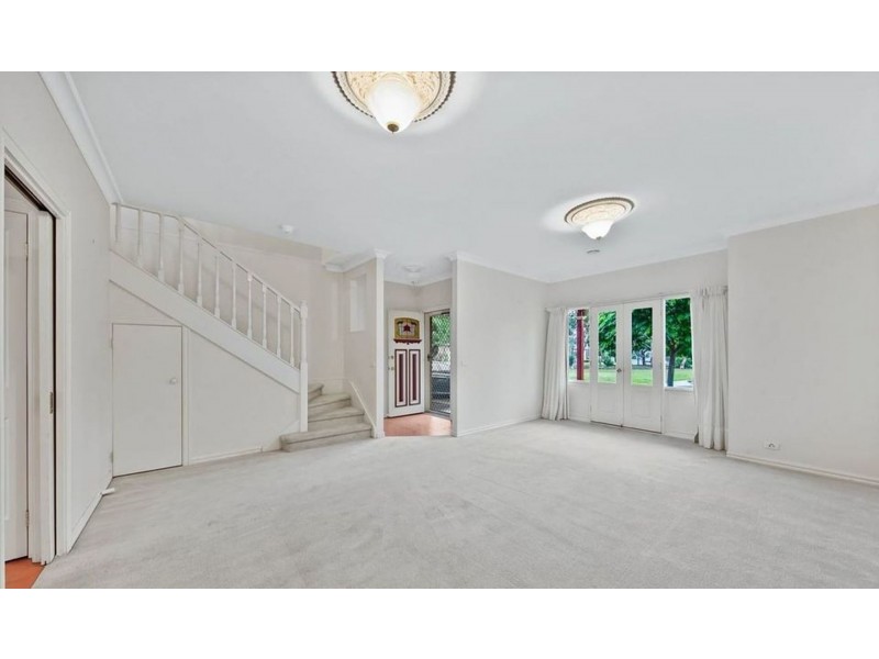 15 Dighton Tce, Cairnlea VIC 3023