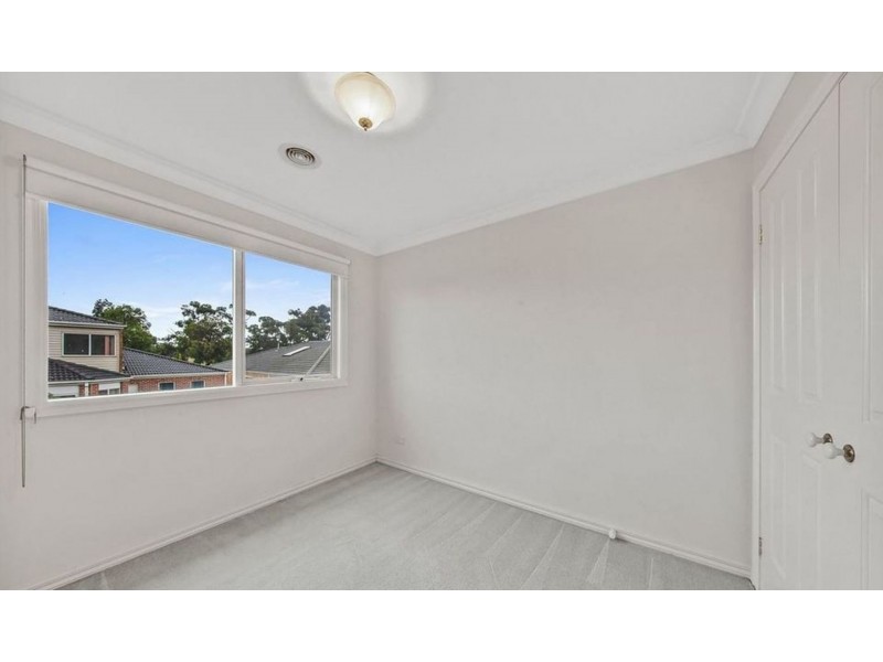 15 Dighton Tce, Cairnlea VIC 3023