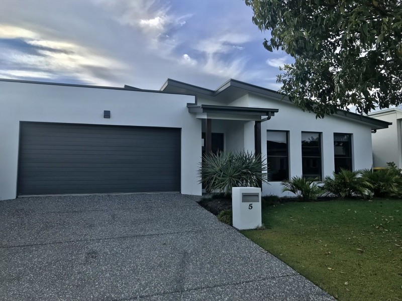 5 Osmanthus Cl, Mountain Creek QLD 4557
