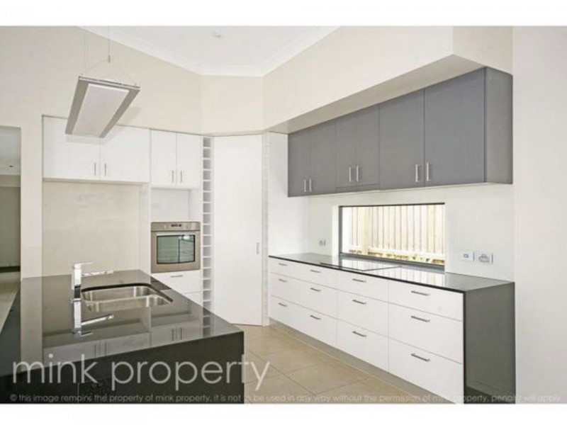 5 Osmanthus Cl, Mountain Creek QLD 4557