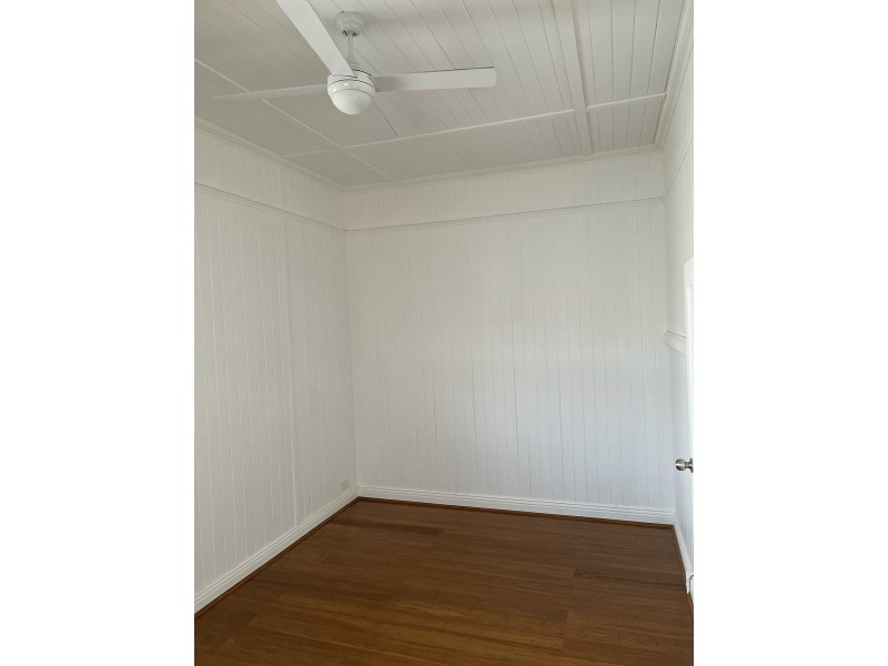 190 Bapaume Rd, Holland Park West QLD 4121