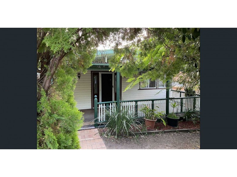 9 Sibyl St, Southport QLD 4215