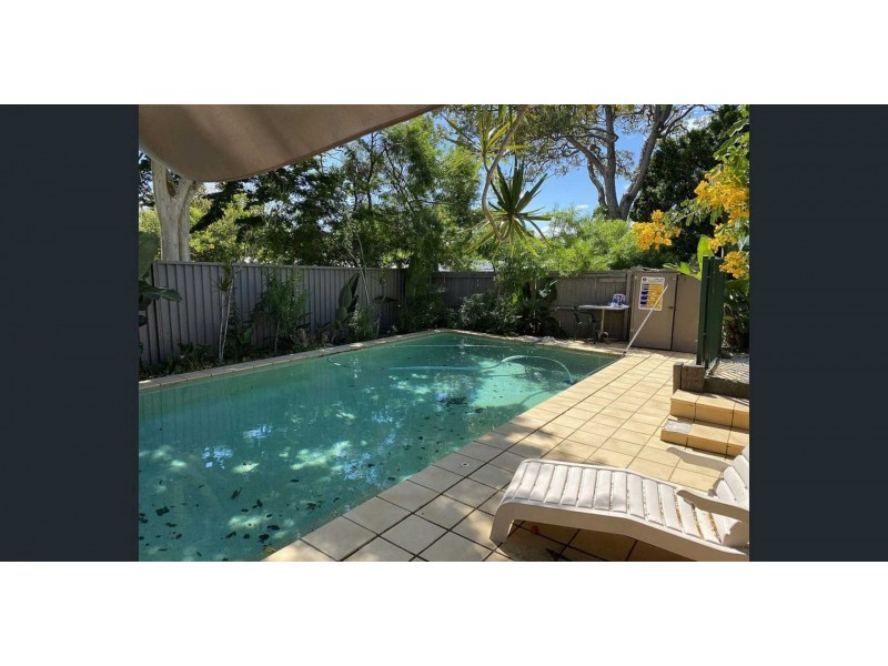 9 Sibyl St, Southport QLD 4215