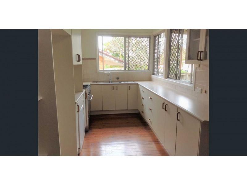 9 Sibyl St, Southport QLD 4215