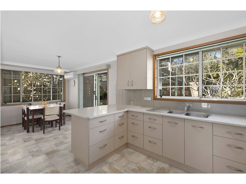 2 Ulmarra Rd, Forresters Beach NSW 2260