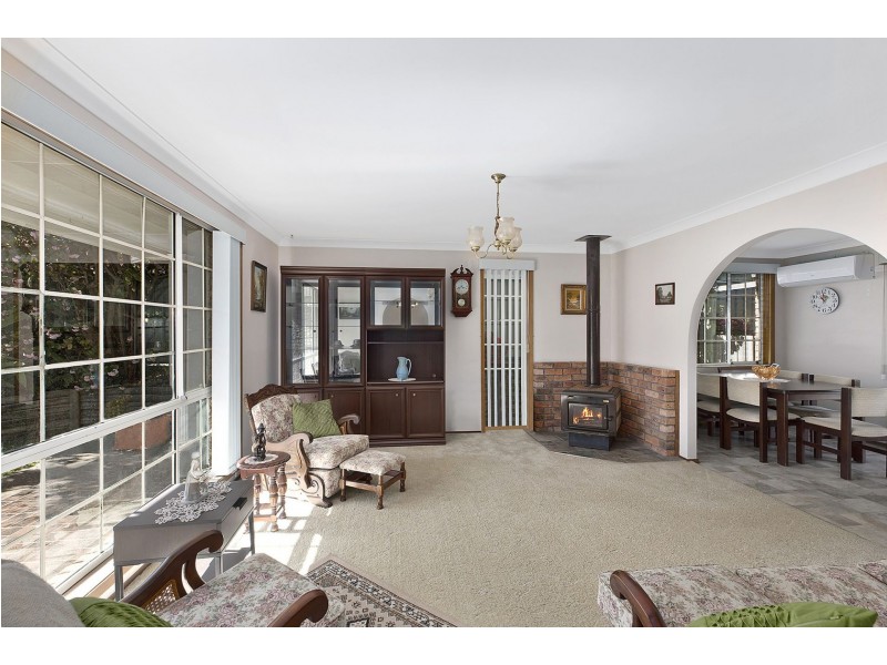 2 Ulmarra Rd, Forresters Beach NSW 2260