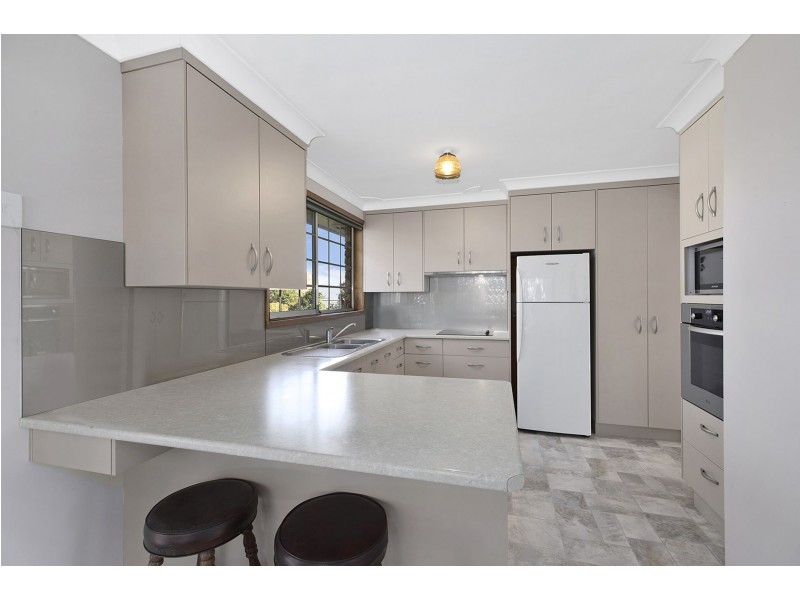 2 Ulmarra Rd, Forresters Beach NSW 2260