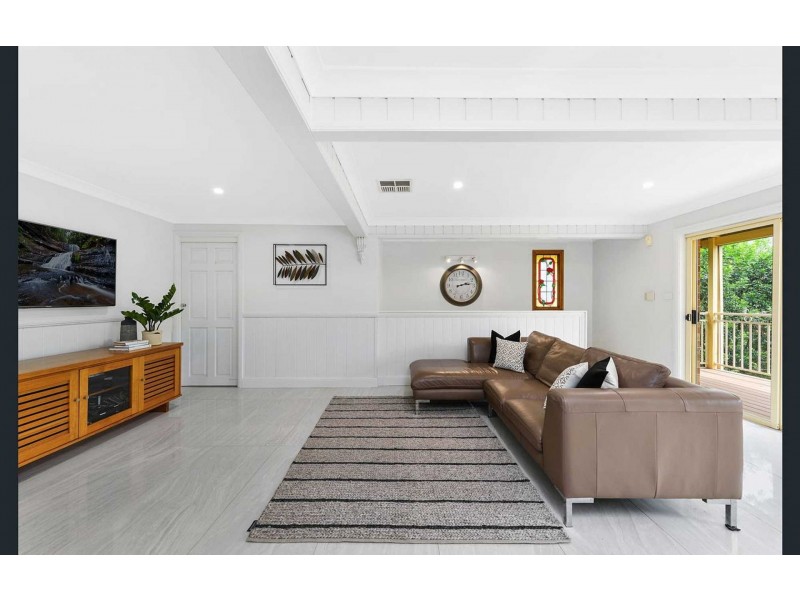 13 Peace Cres, Balgownie NSW 2519