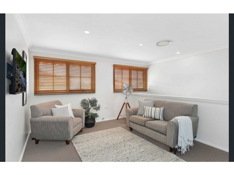 13 Peace Cres, Balgownie NSW 2519