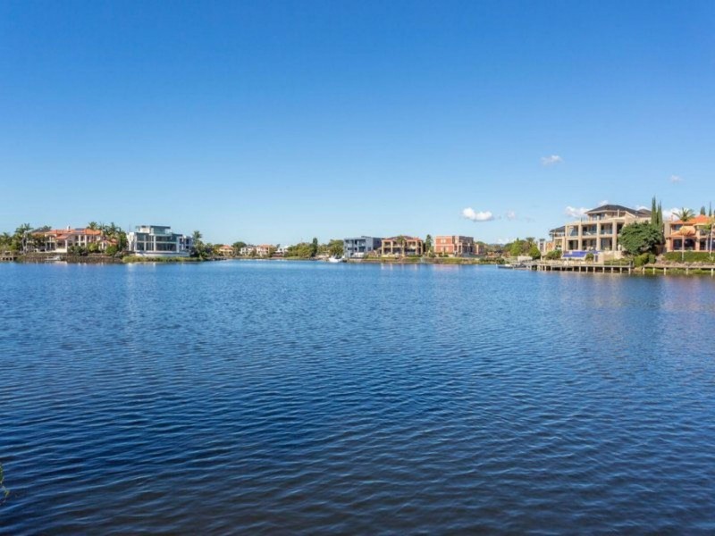 30 Montevideo Dr, Clear Island Waters QLD 4226