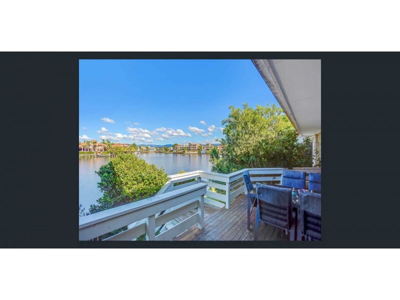 30 Montevideo Dr, Clear Island Waters QLD 4226