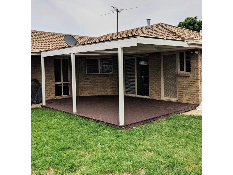 5 Lorraine Cl, Hoppers Crossing VIC 3029