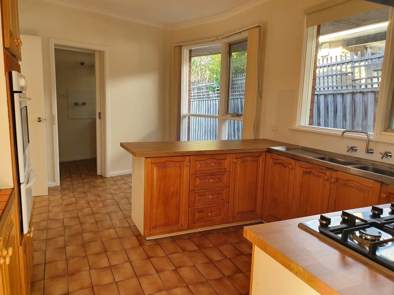 21 St Clems Rd, Doncaster East VIC 3109