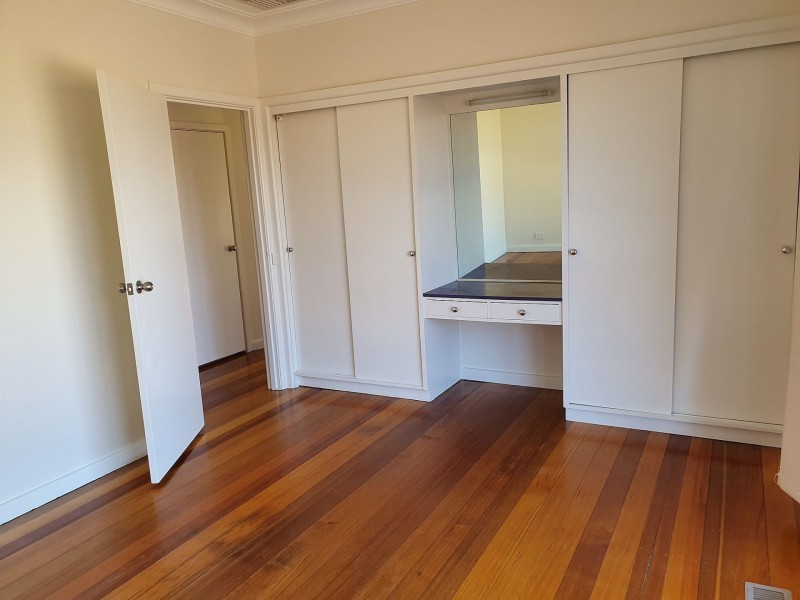 21 St Clems Rd, Doncaster East VIC 3109