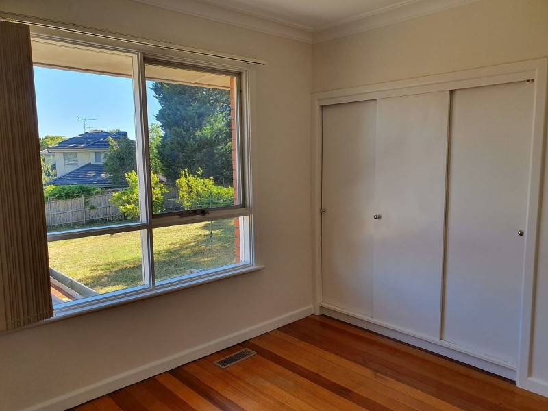 21 St Clems Rd, Doncaster East VIC 3109