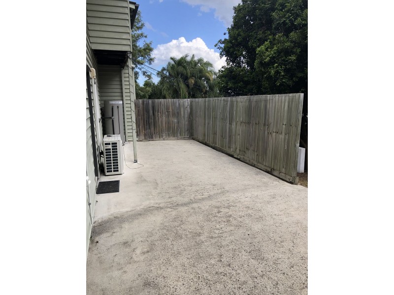 23 Bindaree St, Greenslopes QLD 4120