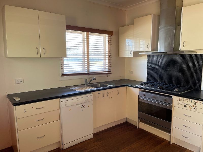 10 Derril Ave, Dianella WA 6059