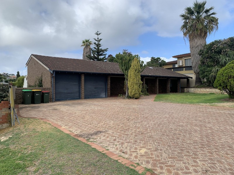 4 Gunida St, Mullaloo WA 6027