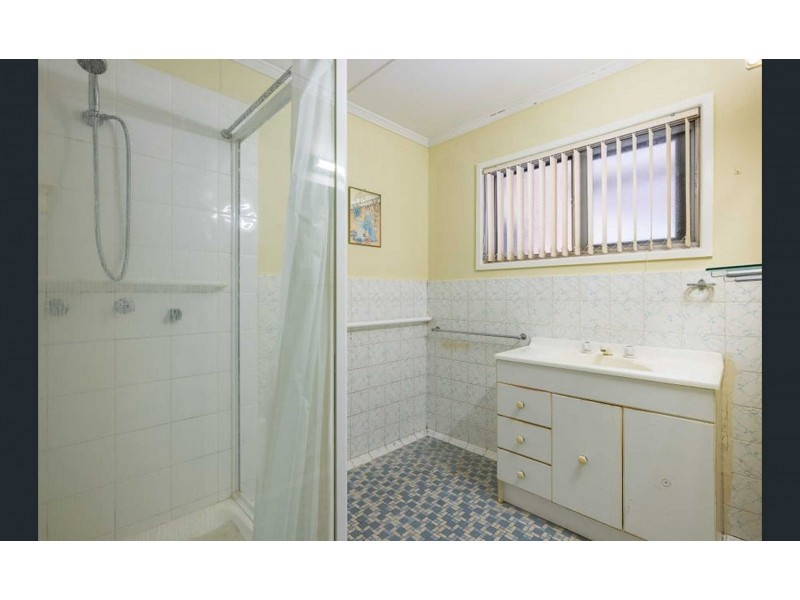 77 Dagmar St, Holland Park West QLD 4121