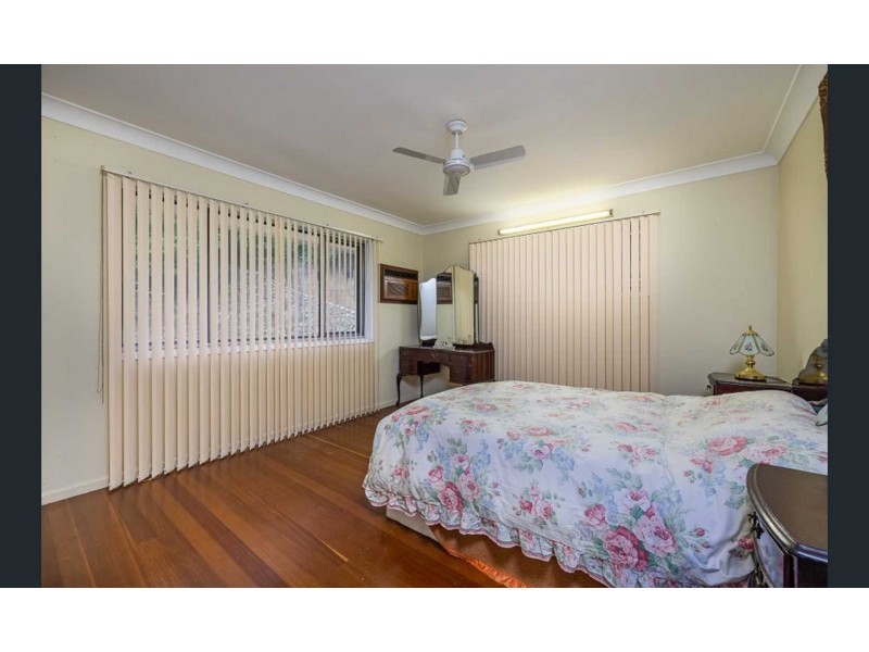 77 Dagmar St, Holland Park West QLD 4121