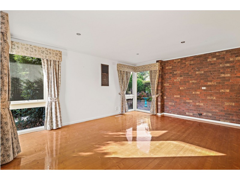 19 Remington Dr, Glen Waverley VIC 3150