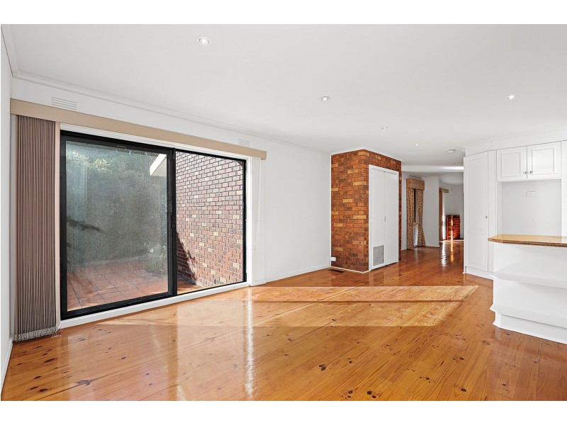 19 Remington Dr, Glen Waverley VIC 3150