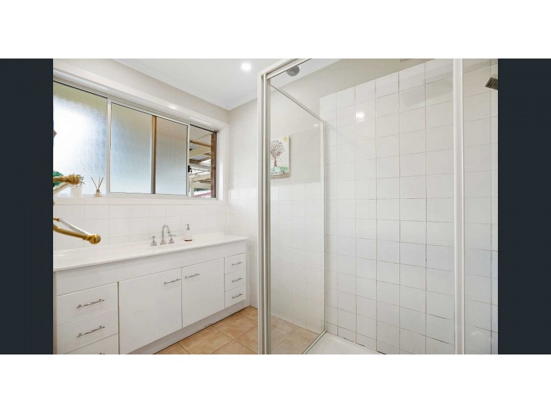 72 Adele Ave, Ferntree Gully VIC 3156