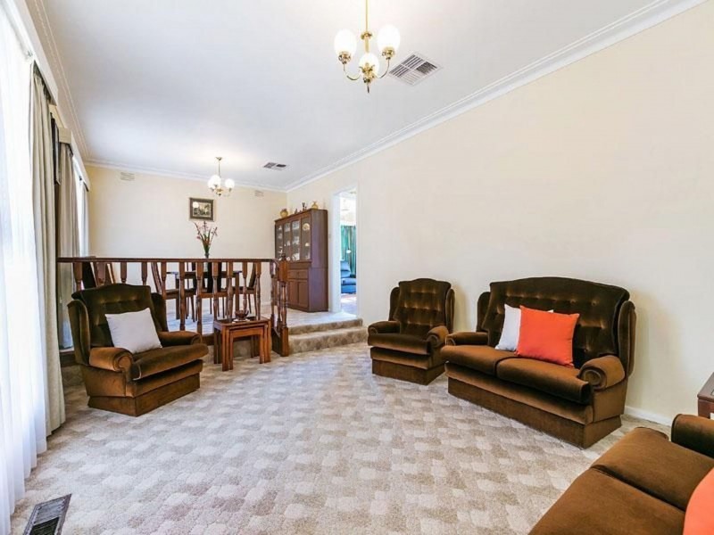 24 Blue Hills Ave, Mount Waverley VIC 3149