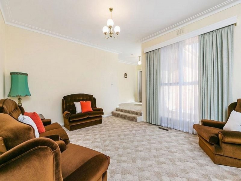 24 Blue Hills Ave, Mount Waverley VIC 3149