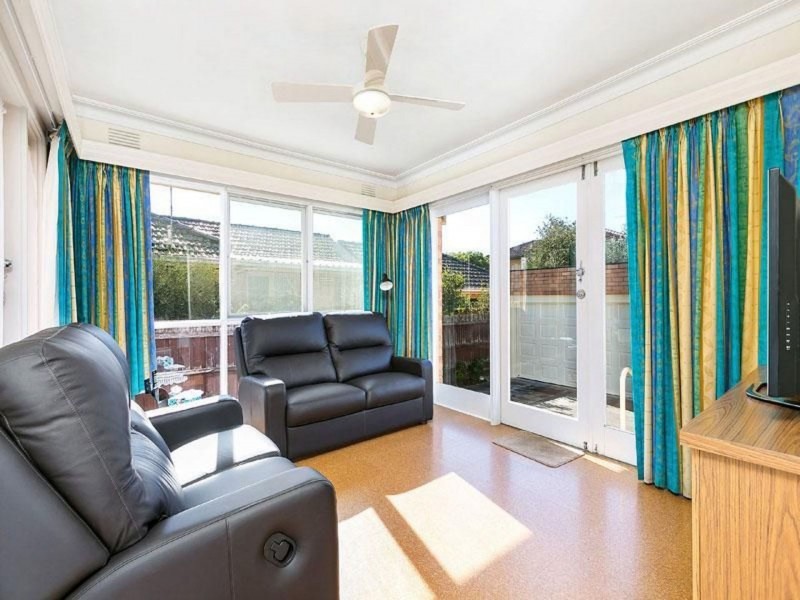 24 Blue Hills Ave, Mount Waverley VIC 3149