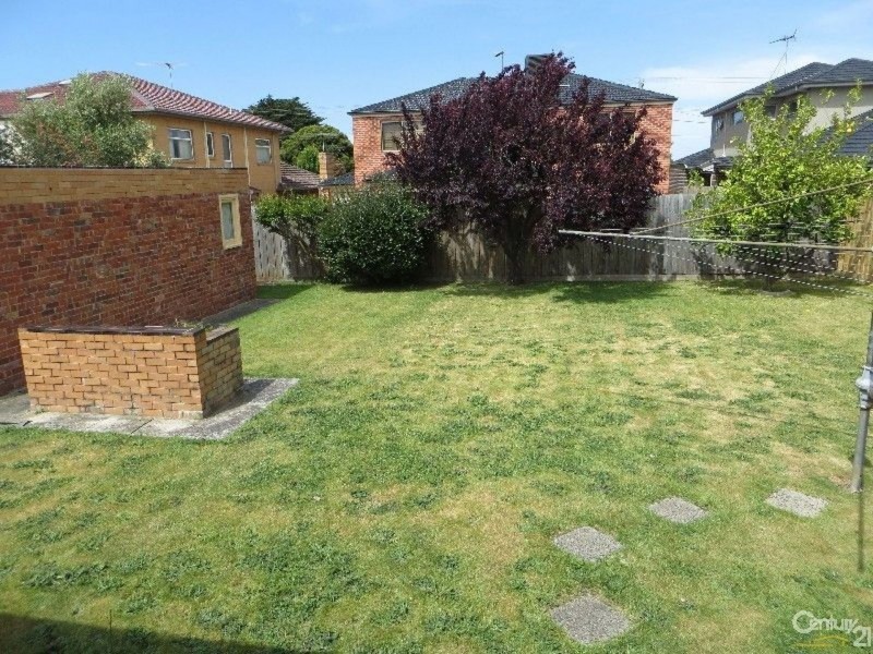 24 Blue Hills Ave, Mount Waverley VIC 3149