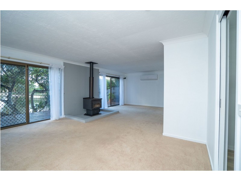 136 Rio Vista Bvd, Broadbeach Waters QLD 4218
