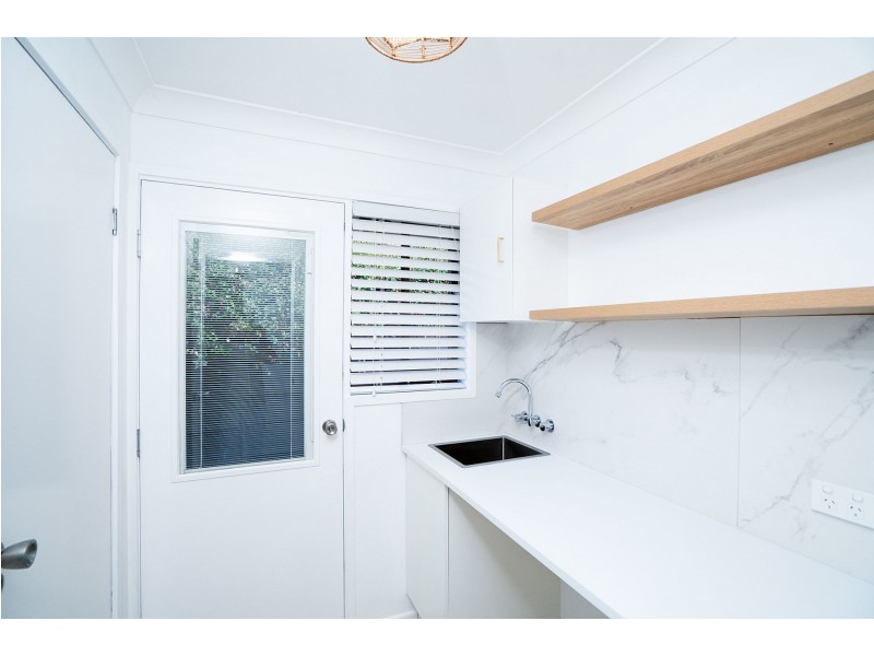 136 Rio Vista Bvd, Broadbeach Waters QLD 4218