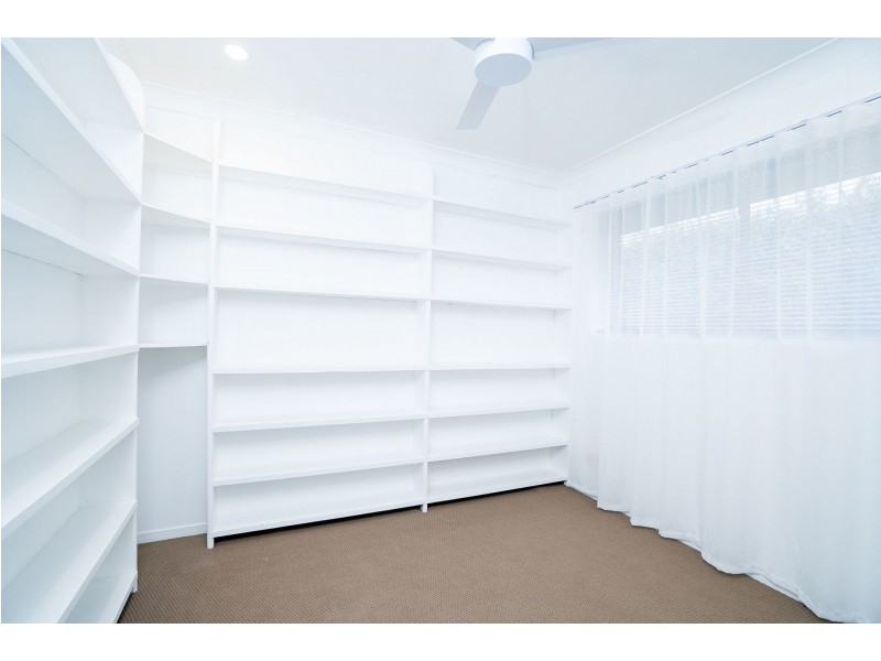 136 Rio Vista Bvd, Broadbeach Waters QLD 4218